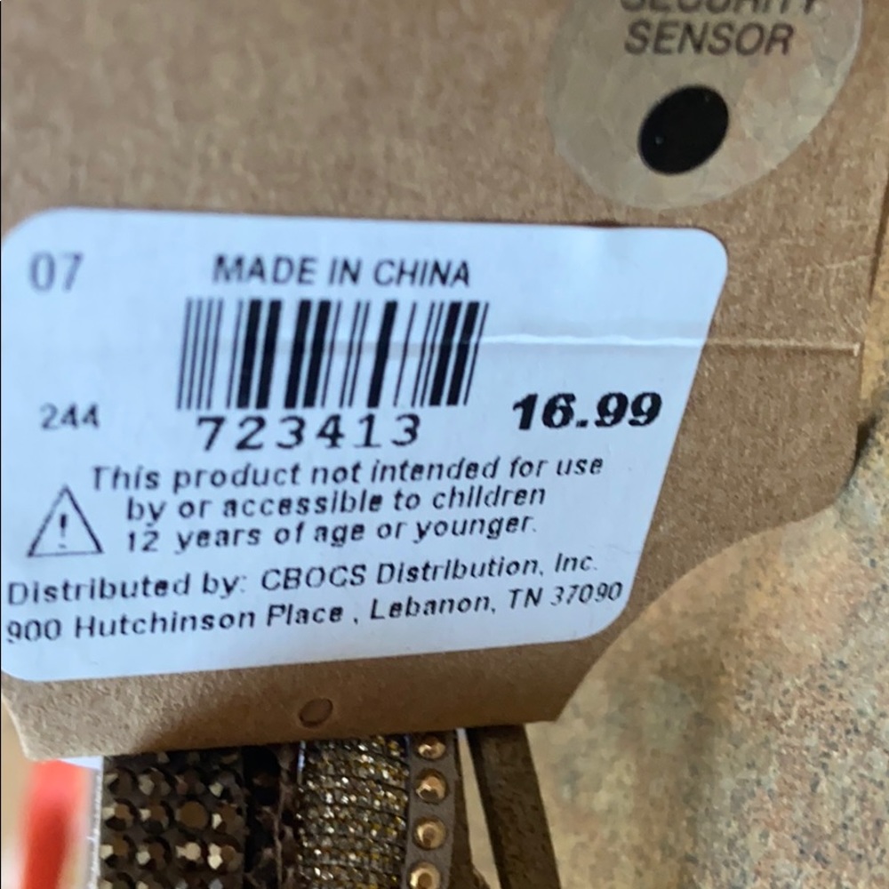 Sold!! NWT Sparkly Bracelt - Picture 6 of 6